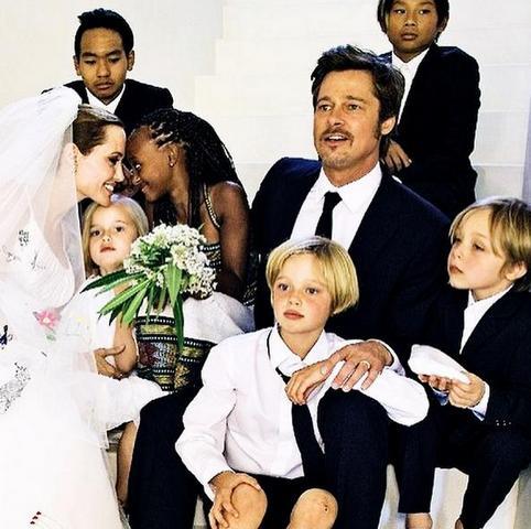 Свадьба Анджелины Джоли и Брэда Питта - фото